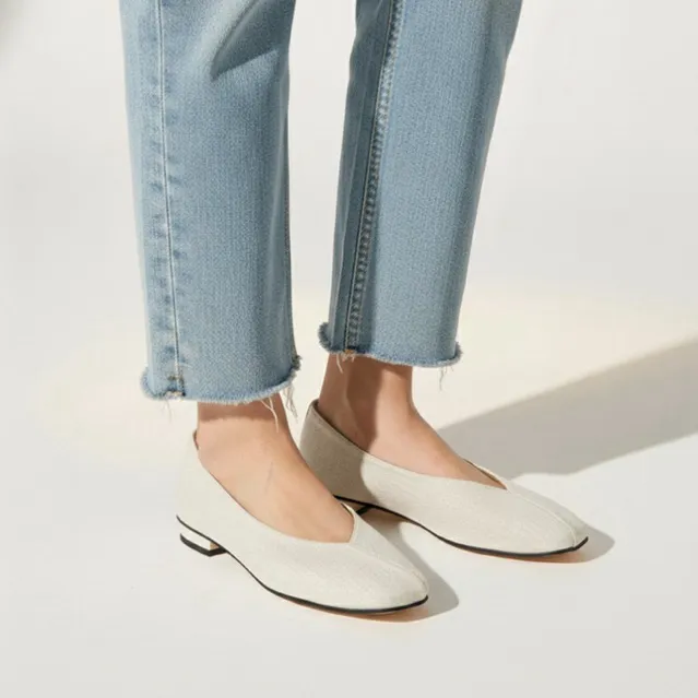 Tarompah Selena Cream Flatshoes Wanita