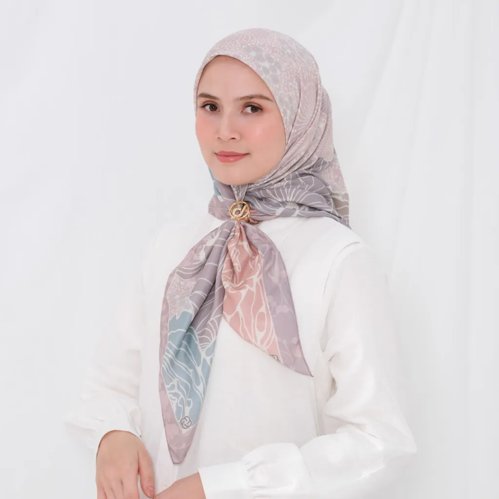Hijab Motif Segi Empat Deenay Sonali Series