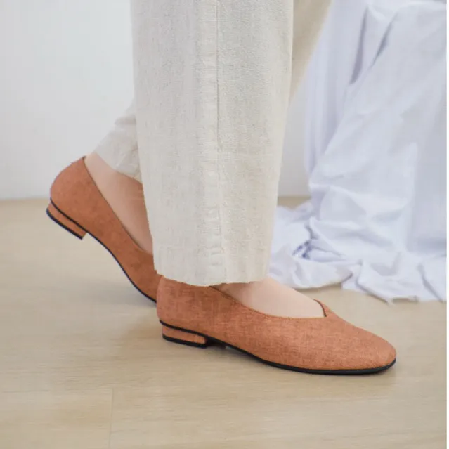 Tarompah Selena Tan Flatshoes Wanita