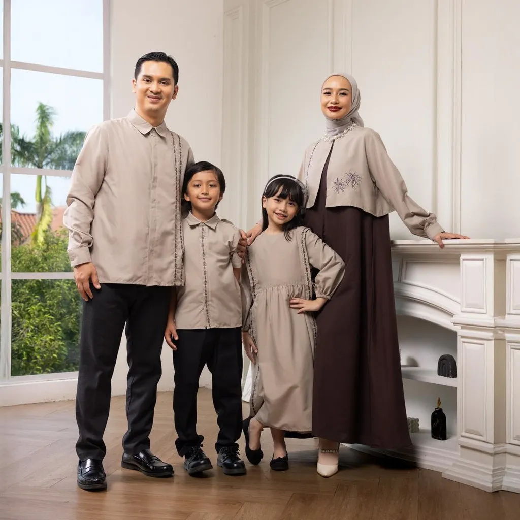 ZM Zaskia Mecca - Sarimbit Family Set 2 - Romansa Khatulistiwa - Edisi Wijayakusuma | Gamis Wanita, Kemeja Koko Pria Anak