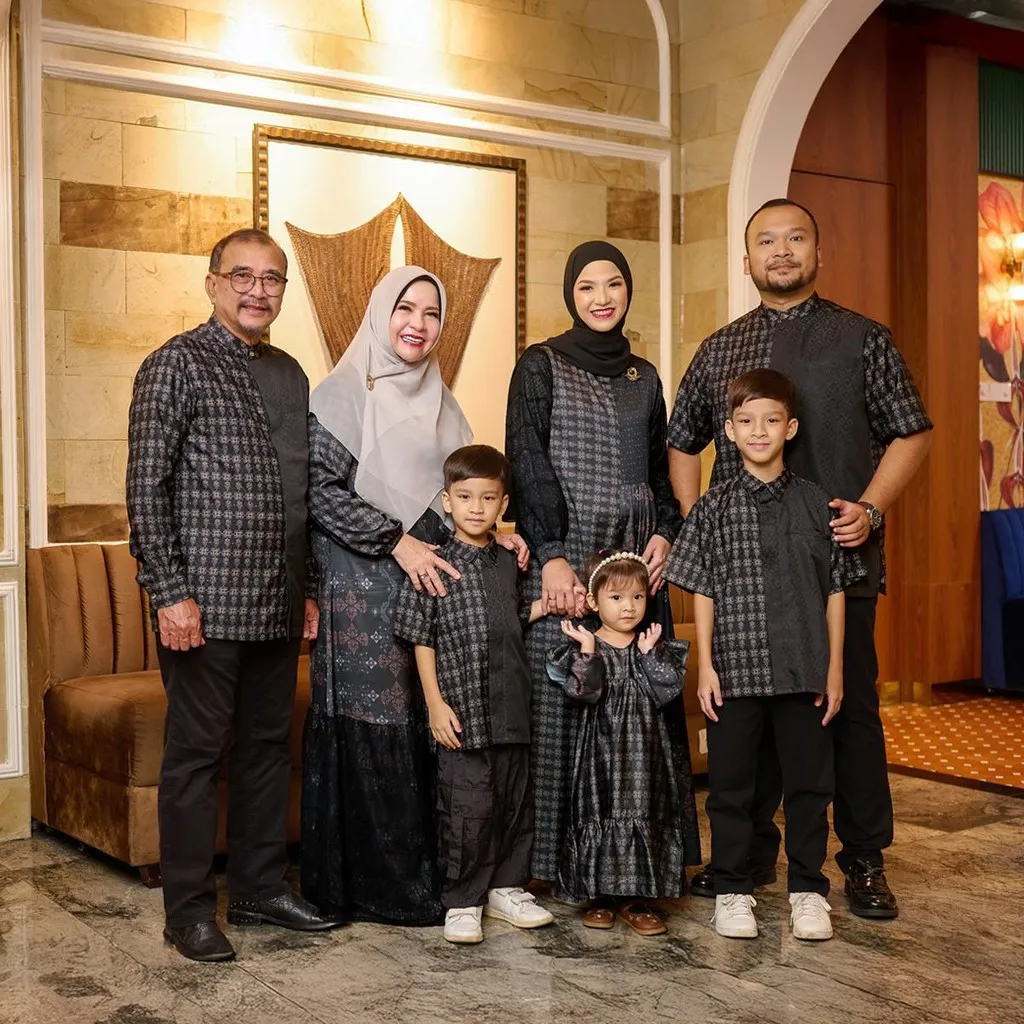 ZM Zaskia Mecca - Sarimbit Family Set 2 - Dress Wanita - Kemeja Pria Anak - Teman Serumpun - Edisi Kamboja 