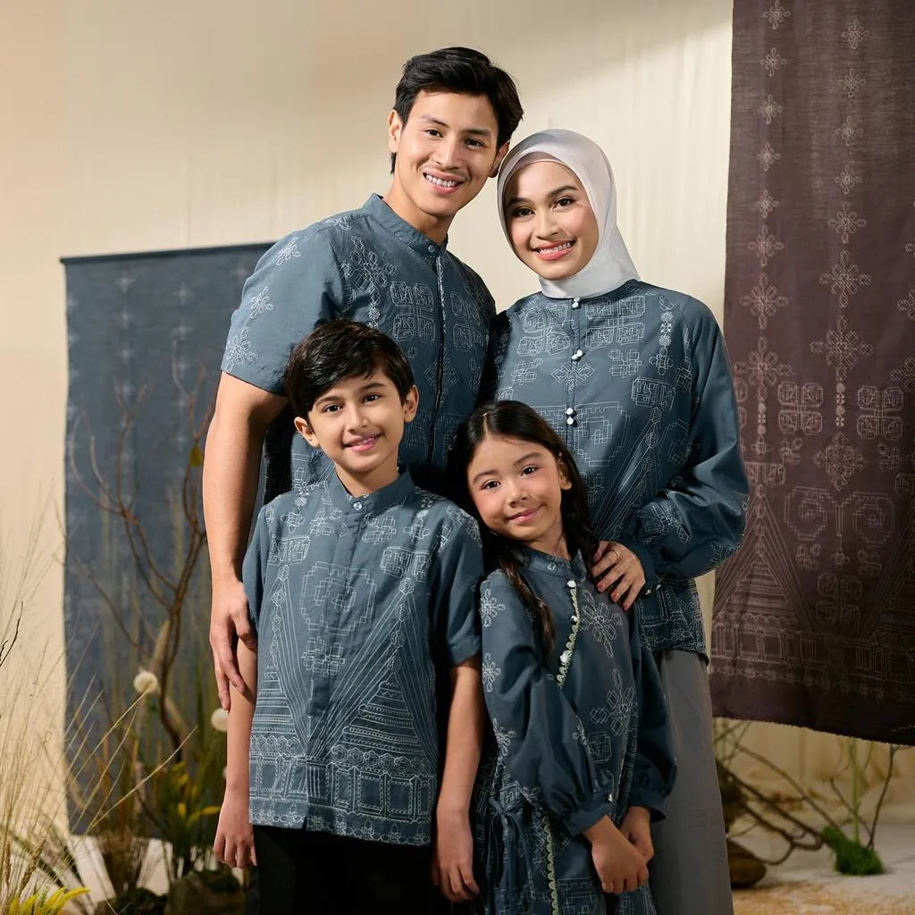[Raya Collection] ZM Zaskia Mecca - Sarimbit Family Set 2 - Jejak Teduh Ruma | Blouse Wanita | Kemeja Koko Pria Anak