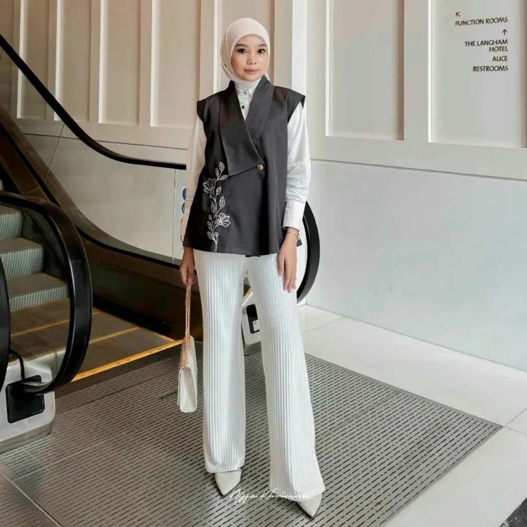 HAYU VEST - Outerwear - Outer - Vest - Semi Wool Premium Grade A+ - Bordir - Embroidery Baju Rompi Wanita - Basic - Casual