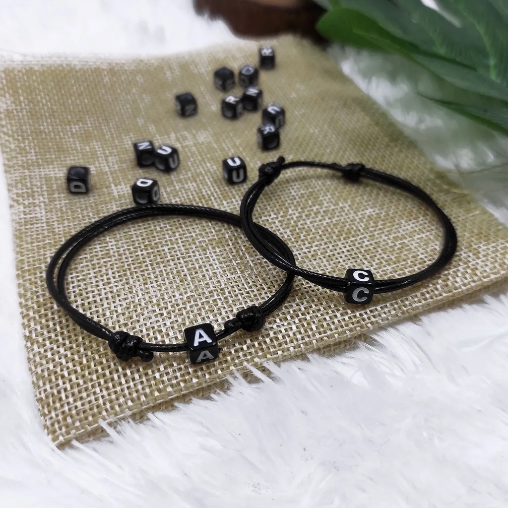 Gelang Couple Kekinian Inisial Huruf Dadu Hitam Series GE Anti Air Gays