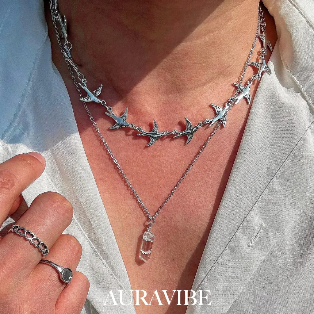 AURAVIBE Gaya baru burung terbang permata kalung laki-laki baja titanium kemewahan ringan aksesoris