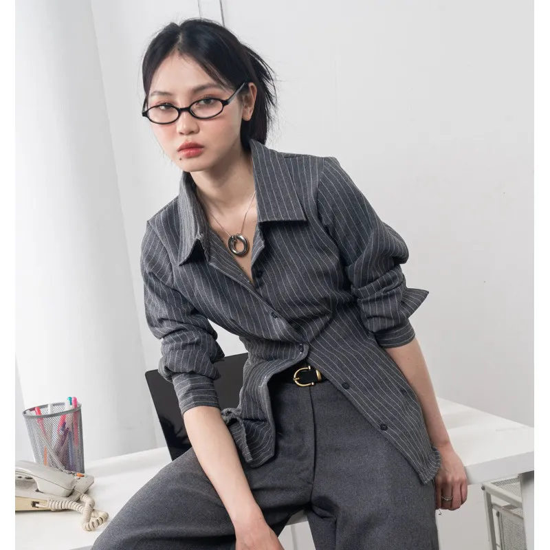 ESSI Elton Fitted Shirt - kemeja fitted / kemeja ketat wanita / kemeja kantor / atasan hijab