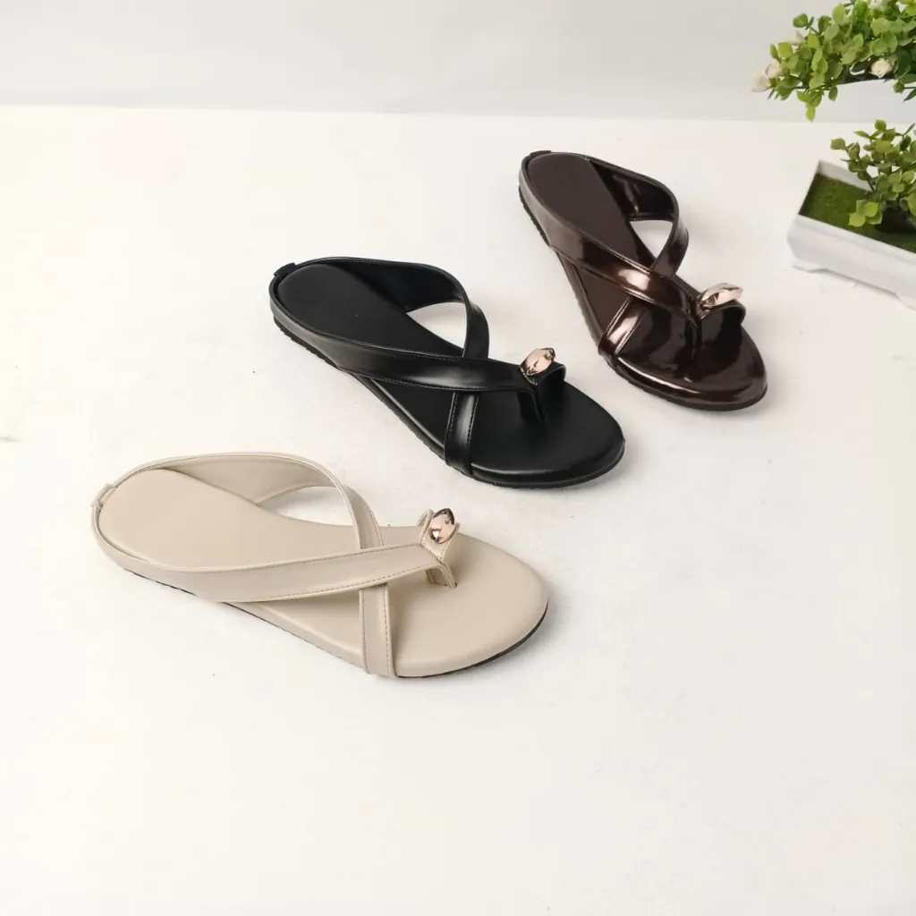 OBERKLAST Andora Sandal Wanita Jepit Warna Coffee Hitam Krem Size 37-40 Variasi Buckle di Ibu Jari