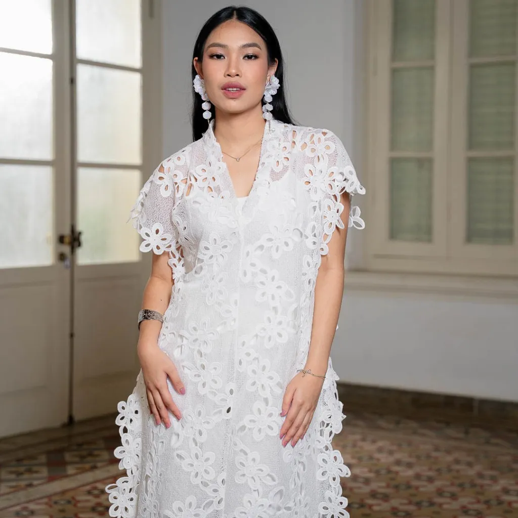 This Is April EID Halima Dress Wanita Outer Lebaran Cantik Lace Floral Elegan Putih & Pink