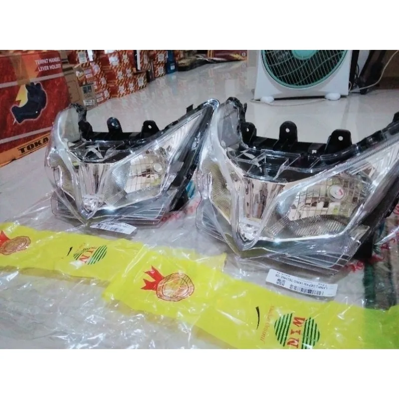reflektor lampu depan only Vario 125 old part number KZR original win