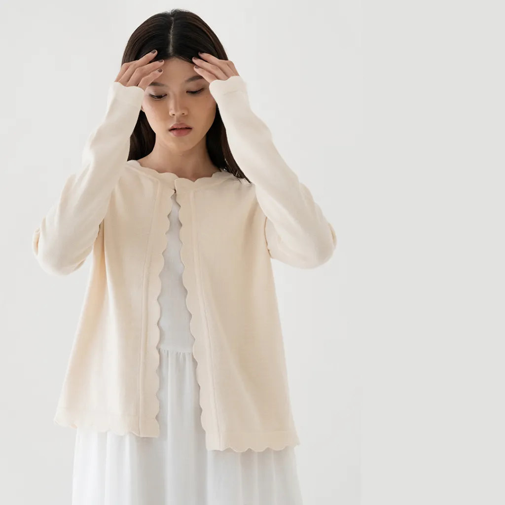 InKano Cassia - Outer knit wanita lengan panjang dengan scallop hemming outerwear rajut wanita