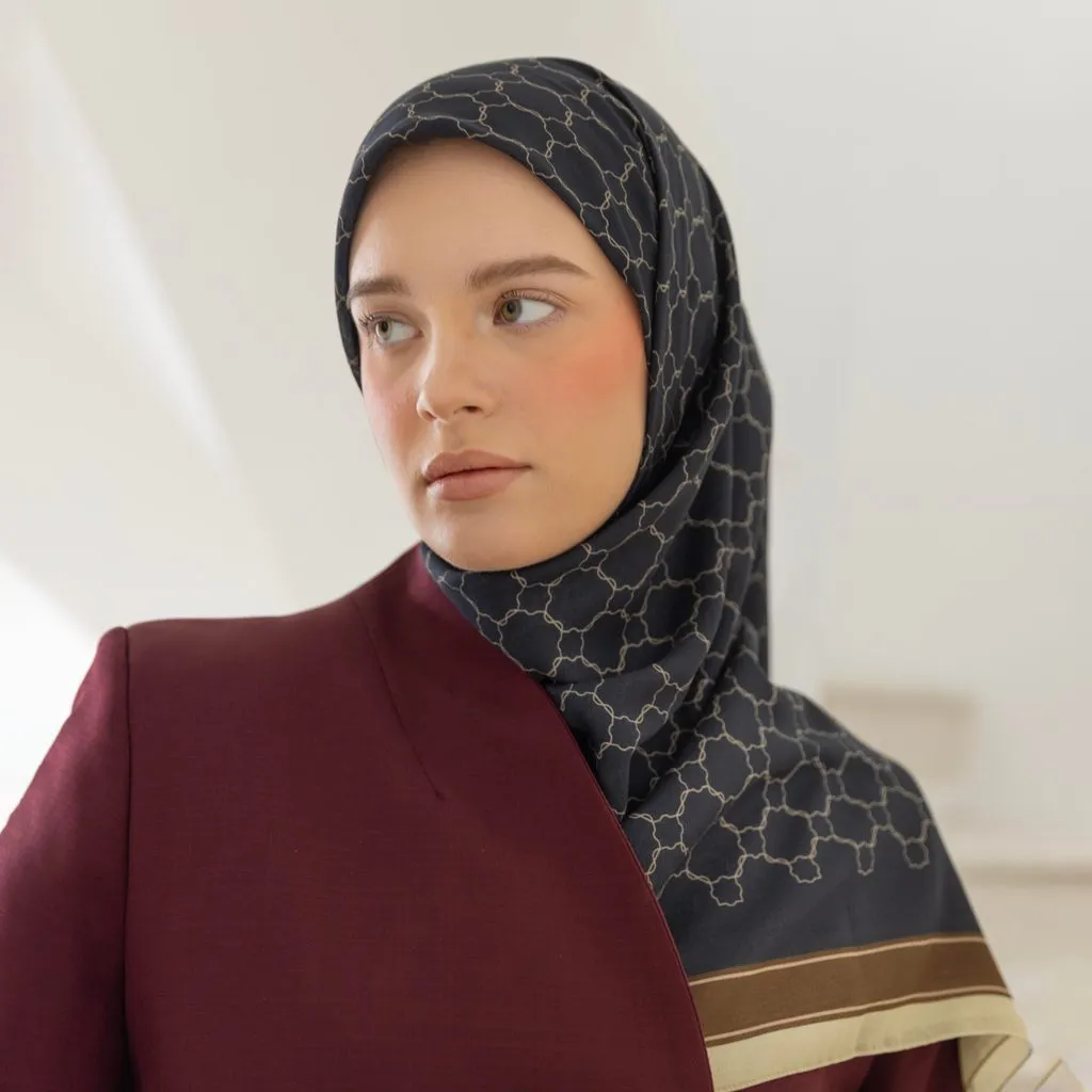 PARTE Primrose Classic Printed Scarf / Hijab Segi Empat Motif