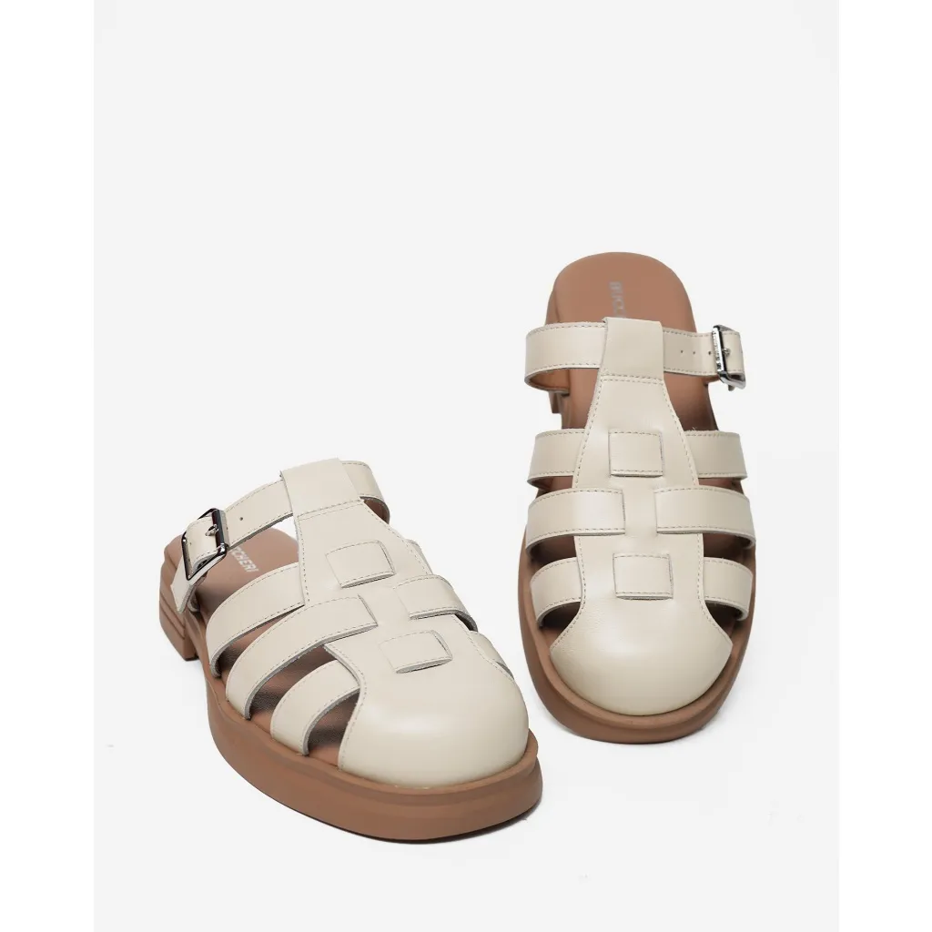 Buccheri Willa Flats Women Off White