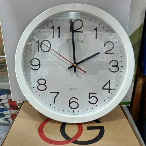 Jam Dinding Putih Polos Diameter 32 cm . Jam dinding minimalis . Jam Dinding Berkwalitas