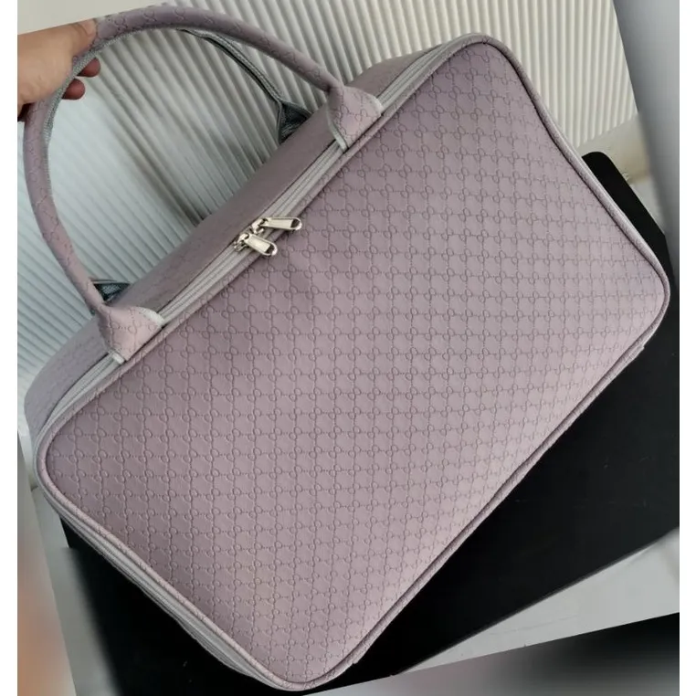 TRAVEL BAG MOTIF Q SERIES /TAS TRAVEL/ TAS PAKAIAN  KOPER MINI FREE FIBER.