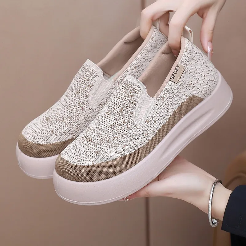 Sepatu Sneakers Wanita Casual Anti Slip Untuk Santai Jalan2 Kerja Olahraga Kerja Umroh Joging Empuk