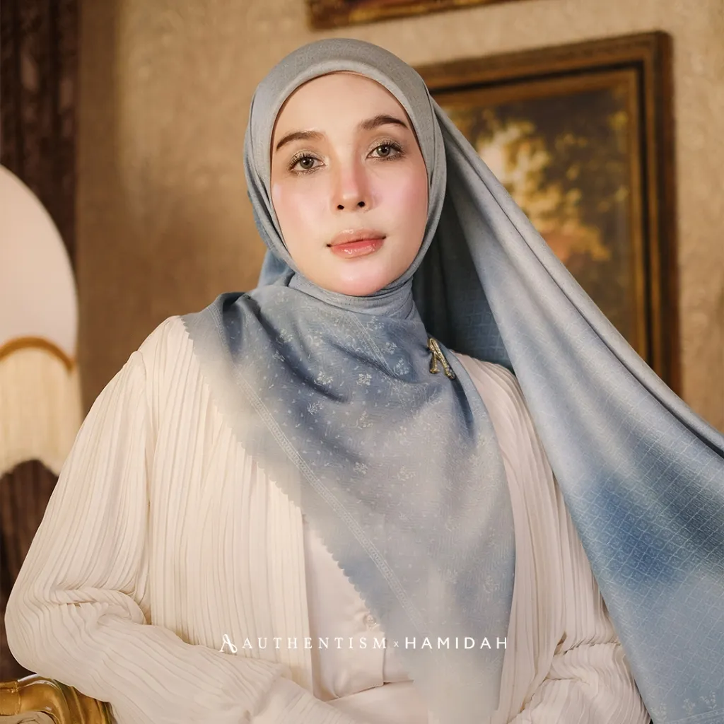 AUTHENTISM ID X HAMIDAH | Maisara Series - Hijab Segi Empat Premium Motif Ekslusif Gradasi Bunga Lembut