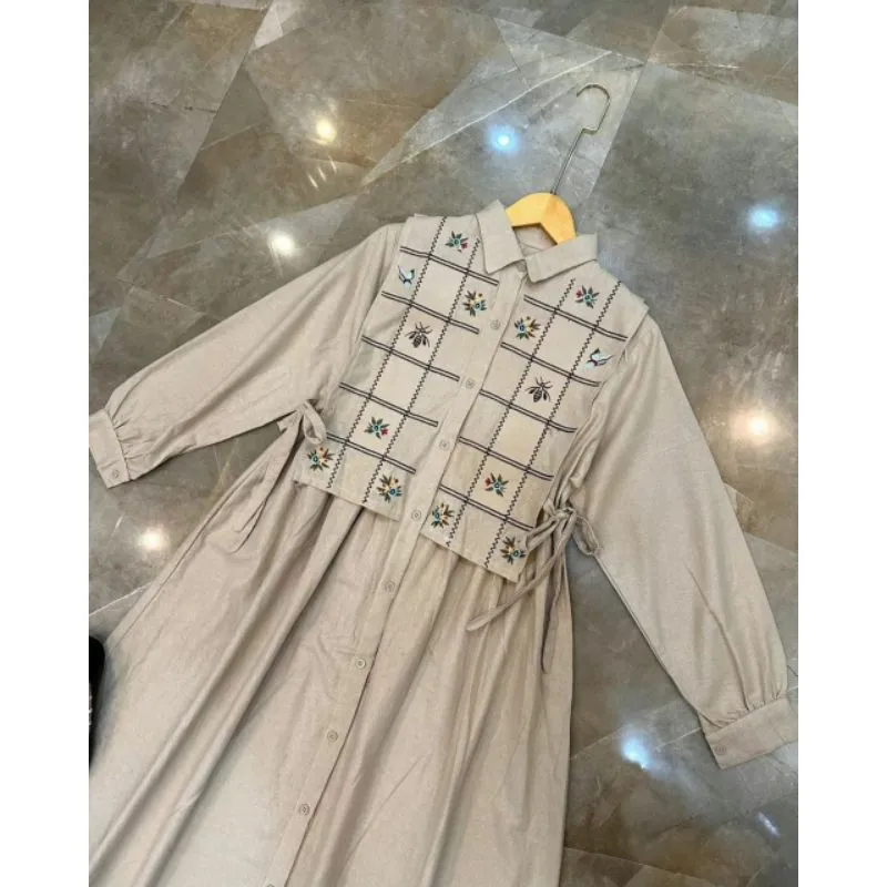 Kamara dress berbahan polo linen dengan aplikasi bordir Gamis busui 2025 terbaru kesan mewah VIRAL