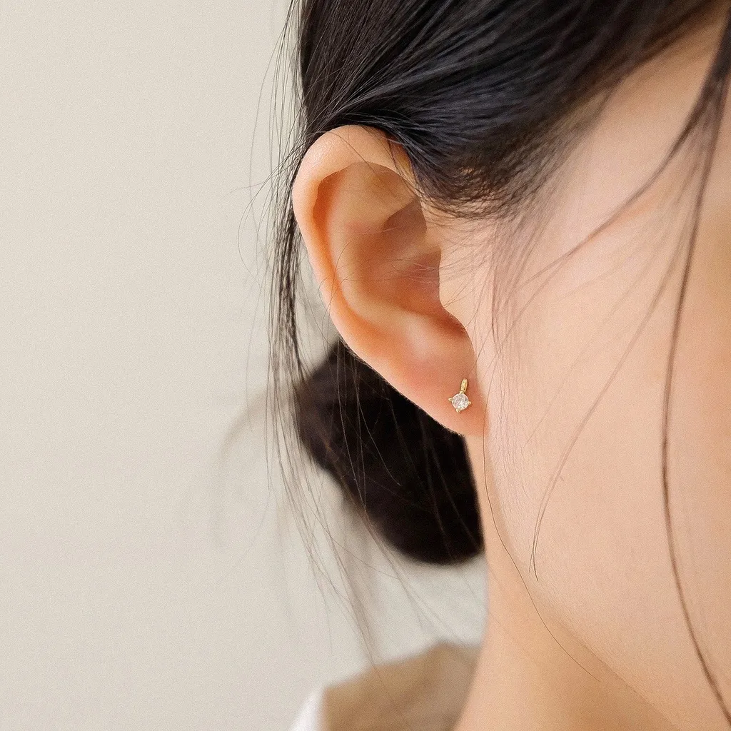 Round Zirconia Stud Earrings — 18K Gold Plated Sterling Silver Anting Stud Anti Karat