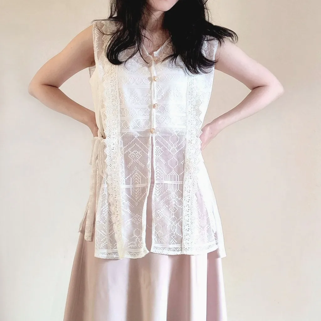 Midi lace vest by Petite Pals Studio / vest renda panjang / outer rompi renda / outer lace midi
