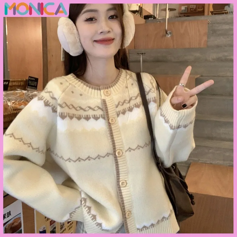 Monica Cardigan Imut Motif Zig Zag Beige Halus Knitwear Santai Wol Outer