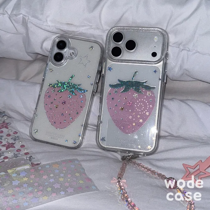 WODECASE Glitter Strawberry Charm Clear Protective Case dan Soft Rubber Anti Yellowing dengan Strap untuk iPhone 13 14 15 16 17 Pro Max
