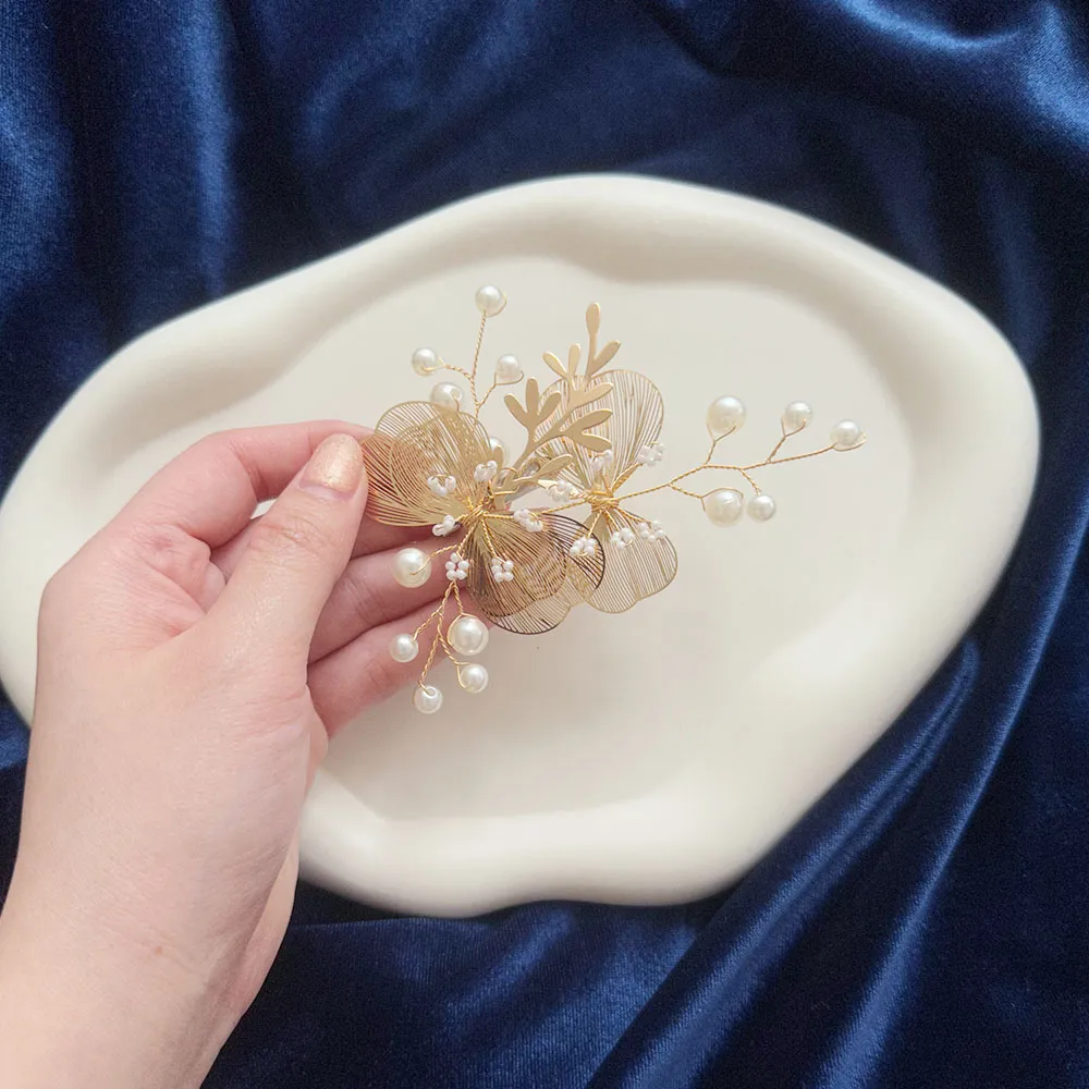 Beline Premium Handmade Crystal and Pearl Brooch / Pin / Bros