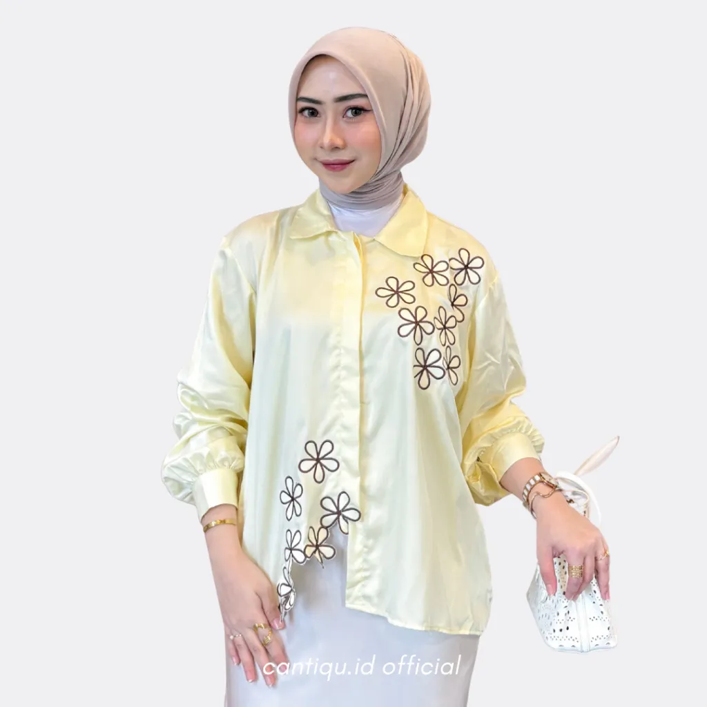 Cantiqu - Kyren Blouse Bordir Bunga Lengan Panjang Bahan Rayon Twill