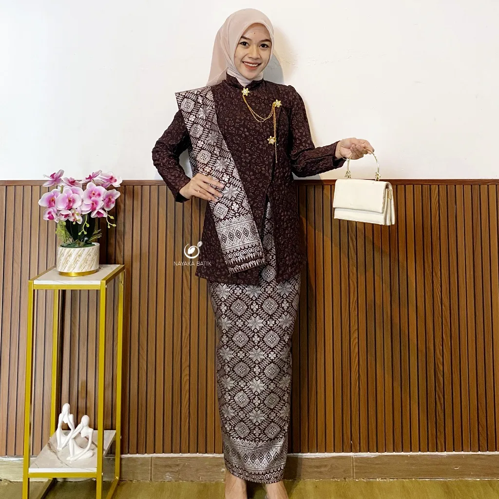 (FREE BROSS) NAYAKA BATIK - Setelan Kebaya Janggan Modern FAHIRA Ayu Fukuro Embos Kombinasi Katun Batik Halus Set Kondangan Wanita Kekinian OOTD Cewek 2025 One Set Wanita Lamaran Nikahan Terbaru