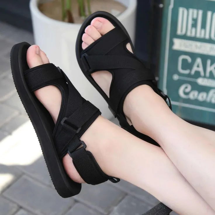 Sandal gunung casual travelling outdoor wanita Hitam Abu AD01