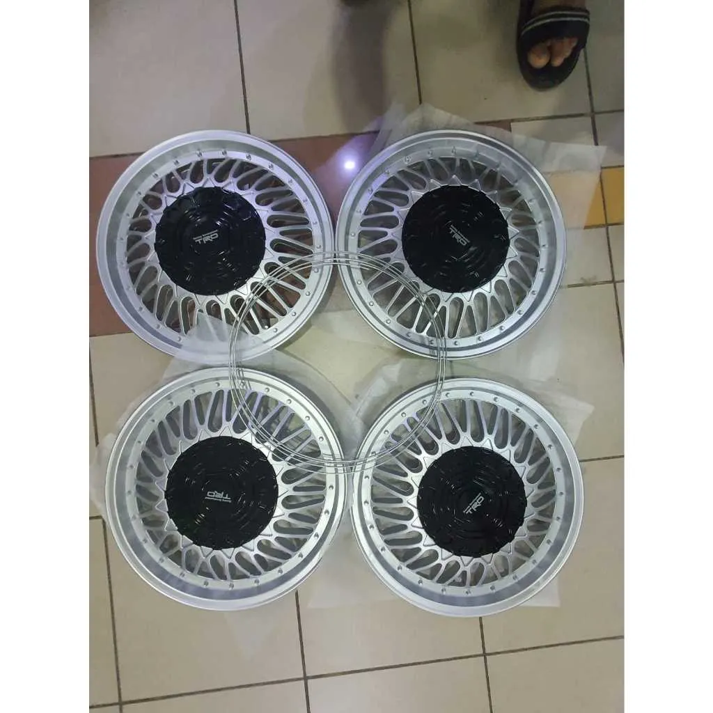 Dop velg Chrome komb hitam R13/R14 mobil universal