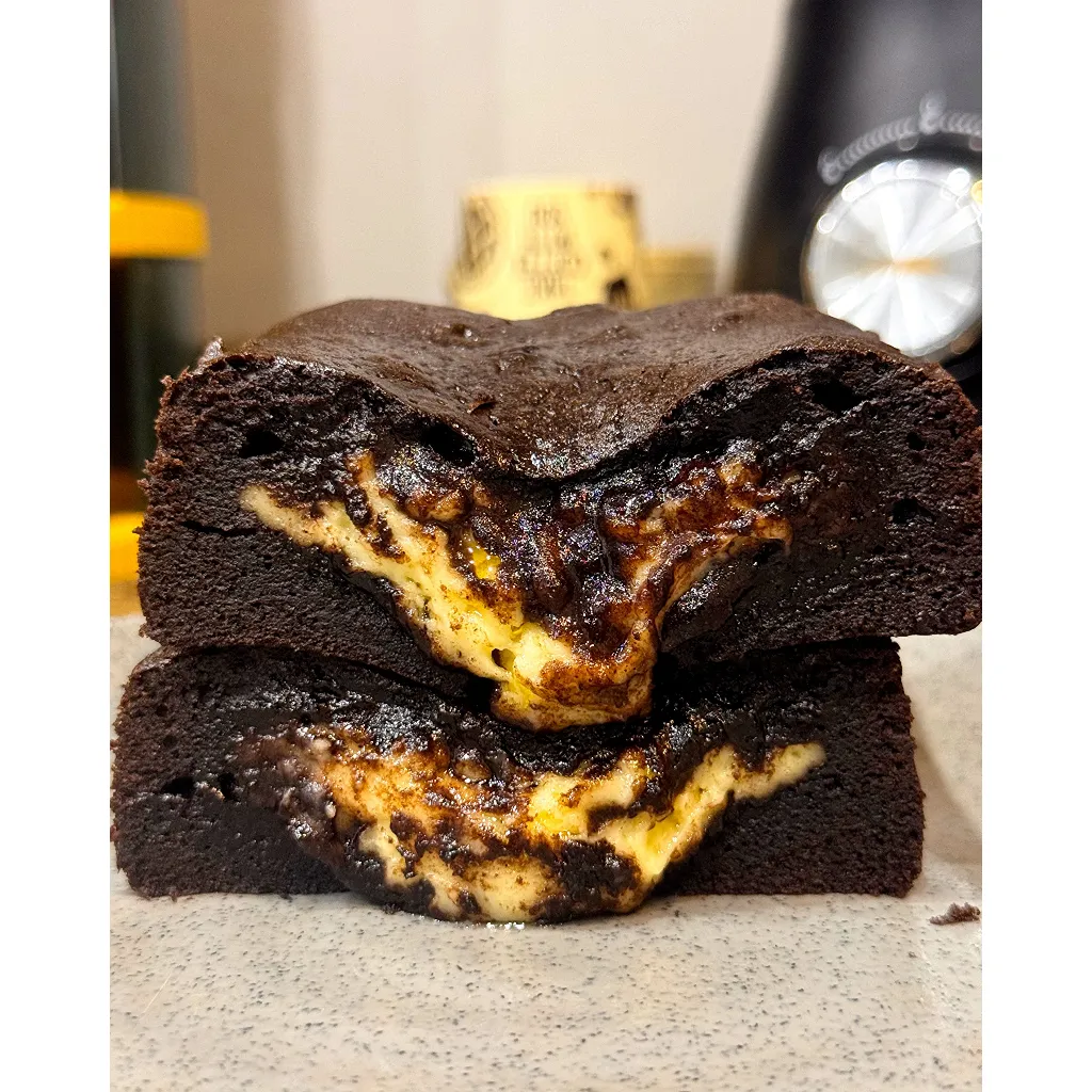 Brownies Bolu Ketan Hitam Keju Lumer Brownies Bella