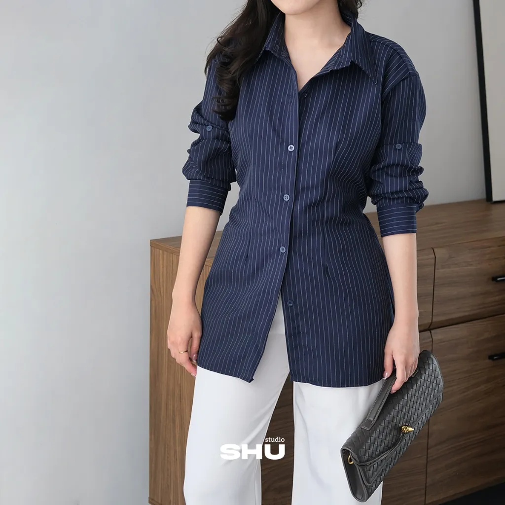 Shustudio - Kena Fitted Top | Atasan Wanita Fit Body | Kemeja Salur Slimfit Lengan Panjang