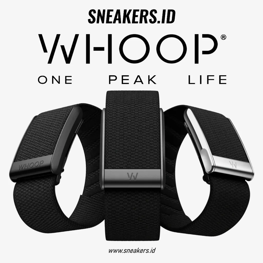 WHOOP 5.0 ACTIVITY TRACKER FITNESS WEARABLE DEVICE WITH 12 MONTH MEMBERSHIP