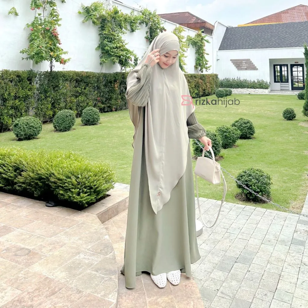 Rizka Hijab -  Esra Abaya Set Khimar Bandana anti UV (Ready Stock)