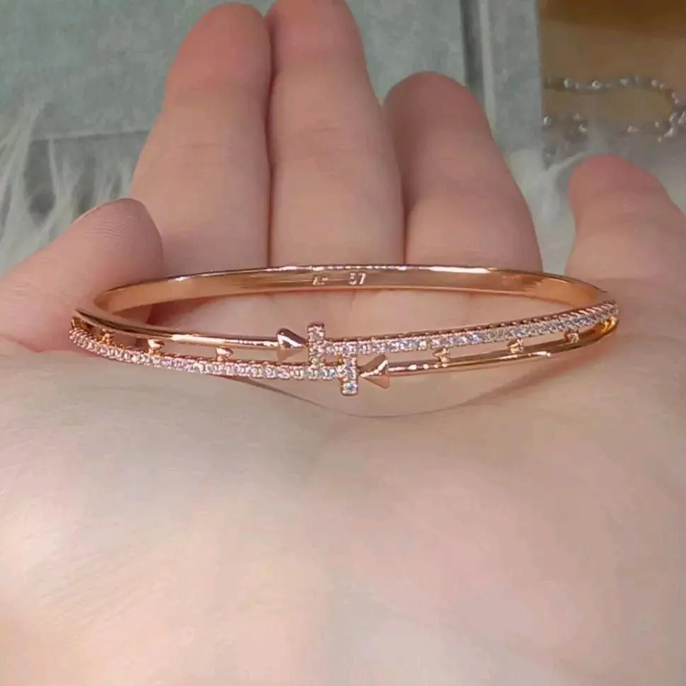 La Vienne - Wyne - Gelang Titanium Wanita Anti Karat - Perhiasan Bangle Perempuan Mewah dan Elegan