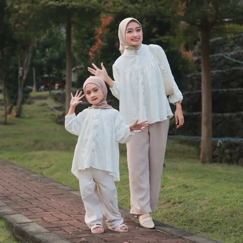 Eira Blouse Kemeja Lengan Panjang Wanita Kemeja Couple Ibu dan Anak warna putih