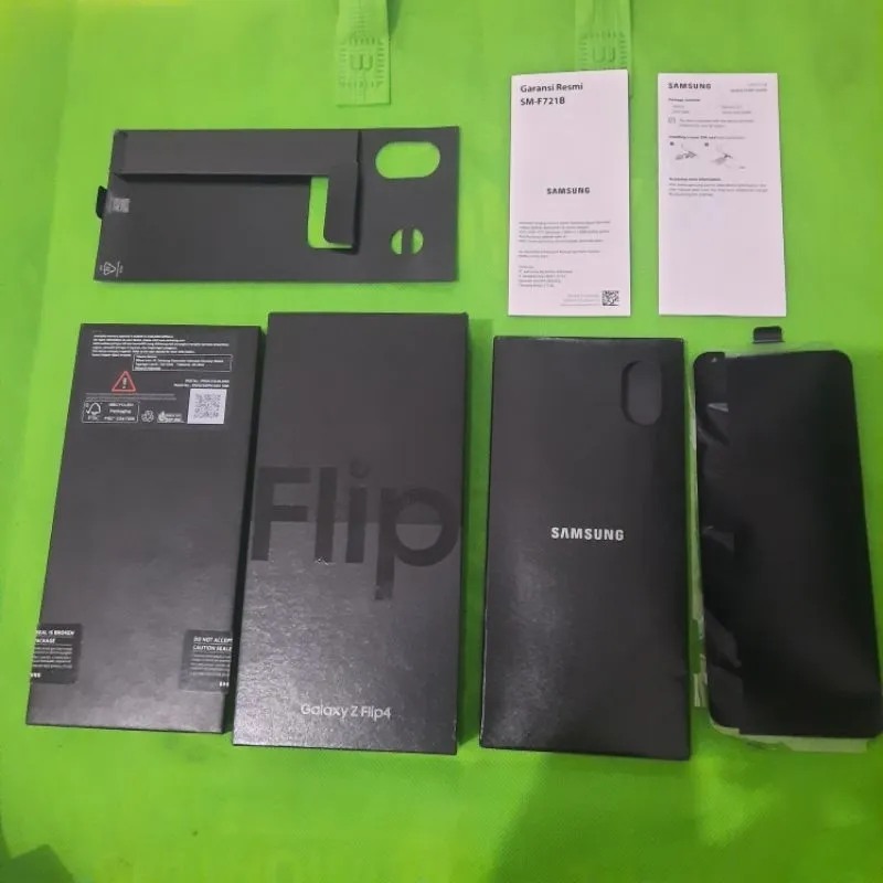 dus box samsung galaxy z flip 4 warna graphite original 100% copotan sein lengkap manual book
