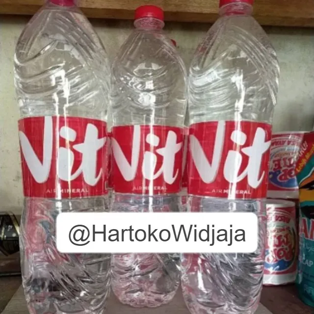 AIR MINERAL VIT 1500ML DUS ISI 12 BOTOL