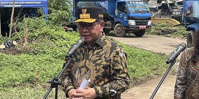 Pramono Minta Walkot Jakbar Galakkan Larangan Buang Sampah Sembarangan: Kalau Perlu Dibuat Peraturan