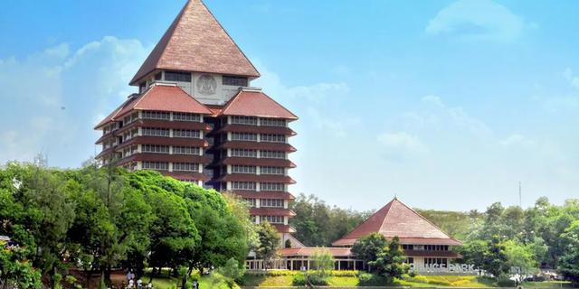 FEB UI Buka Peluang Ekonomi Ibu Rumah Tangga dari Sampah