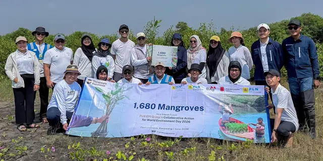 Penanaman 1.680 Bibit Mangrove di Pantai Tanjung Pakis Karawang