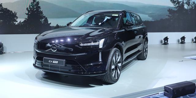 Volvo EX90 Jadi SUV Listrik yang Bisa Tempuh 600 KM, Bikin Liburan Keluarga Kian Ramah Lingkungan