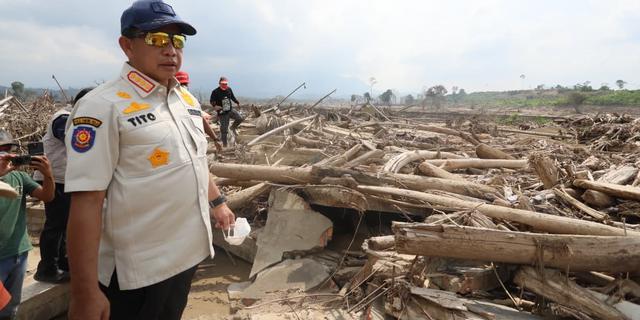 Kemenhut Percepat Pemanfaatan Kayu Hanyutan PascaBanjir Sumatera