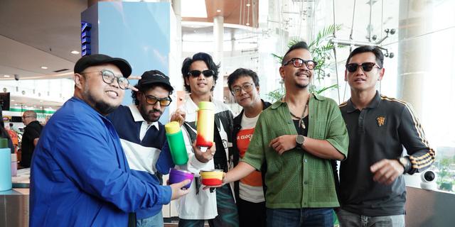 Pakai Tumbler frank green Jadi Cara Sederhana NIDJI Terapkan Gaya Hidup Reusable