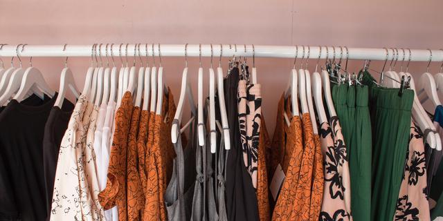 Tetap Stylish di Tahun Baru, Tanpa Mengubah Total Lemari Pakaianmu Agar Tetap Ramah Lingkungan