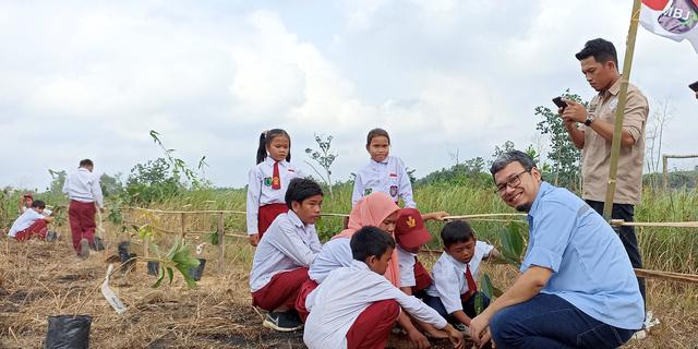 Aksi Tanam Satu Juta Pohon Sumbar, Perbaikan Kerusakan Pascabencana Jelang Hari Lingkungan Hidup Indonesia
