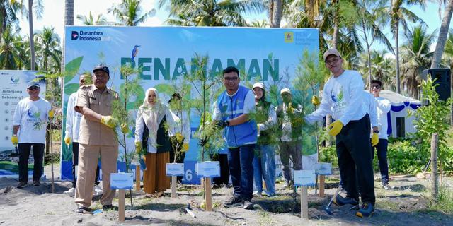 Penanaman Ribuan Pohon Cemara Udang Lindungi Pesisir Lombok, Peringati Hari Keanekaragaman Hayati