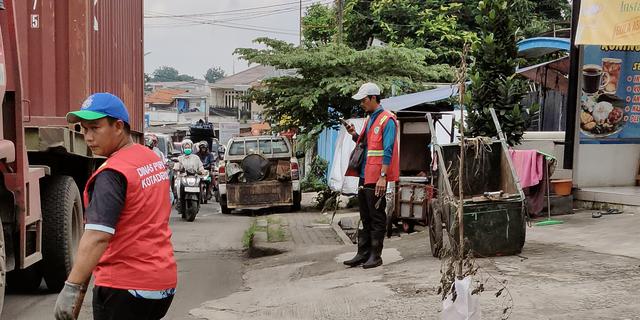 Pemkot Jaktim Tetapkan Target Penyelesaian Perbaikan Jalan Rusak Kelar Tahun 2026 Ini