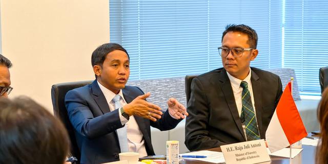 Menhut Raja Juli Bertemu Tiga Menteri Jepang, Bahas Konservasi Komodo hingga Karbon