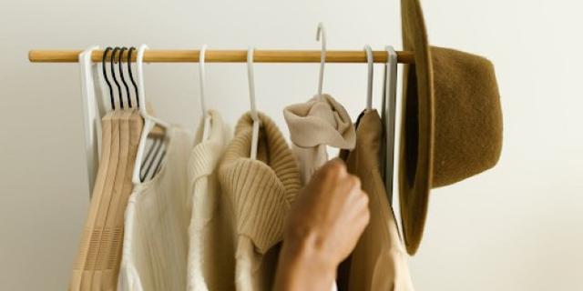 Dulu Dianggap Memalukan, Kini Outfit Repeat Jadi Simbol Fashion Mindful